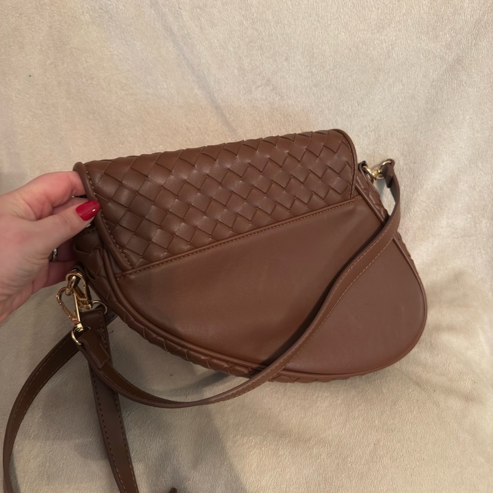 Brown Woven Crossbody Bag - Women - Picture 4 of 4
